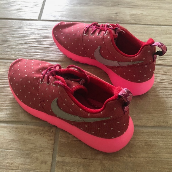 NWOB NIKE ROSHERUN PRINT (GS) Running - Picture 4 of 7